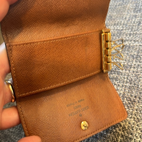 Pre owned Authentic Louis Vuitton 4 Key Holder - Picture 8 of 9